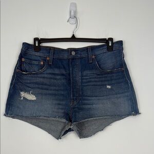 Levi’s 501 Shorts. Size 33. High Rise. Distressed. Buttonfly. Frayed Hems.
